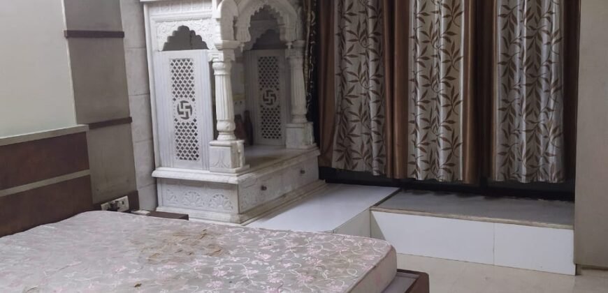 3BHK Flat for Rent in Kandivali West | Well-Maintained