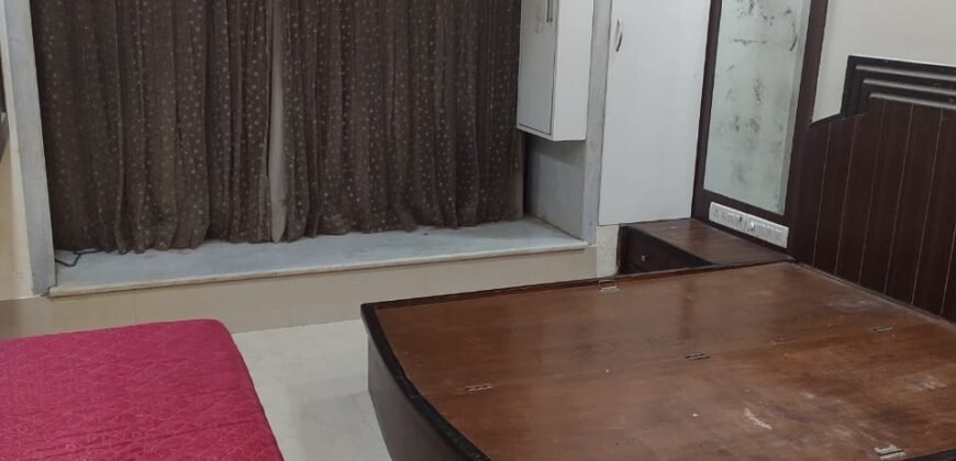 3BHK Flat for Rent in Kandivali West | Well-Maintained