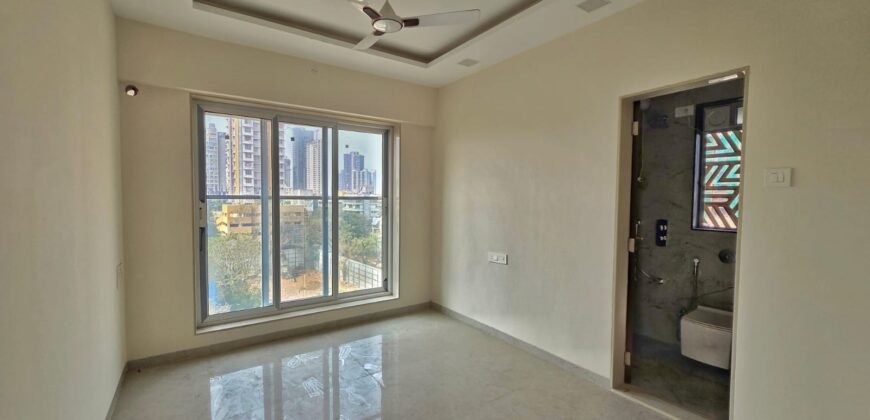 2 BHK for Sale on S.V road, Borivali West